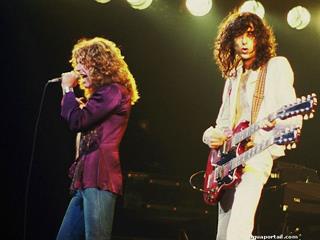 Le guitariste de Led Zeppelin et sa guitare Gibson EDS-1275