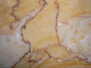 Stylolithes dans le marbre