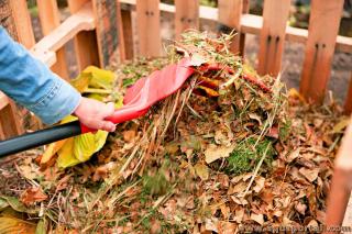 Remuage du compost chaud (tape 3)