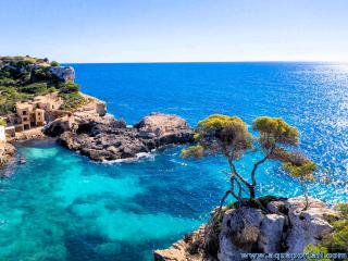 Vue de la Belle Bleue (mer Mditerrane) aux Balares